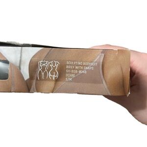 SKIMS sculpting bodysuit brief size S/M ochure new in box